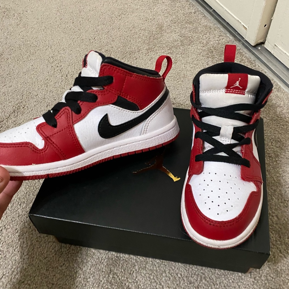 Jordan 1 Mid